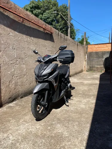 Neo 125 2017 + Baú 41L - Econômica e pronta pra rodar