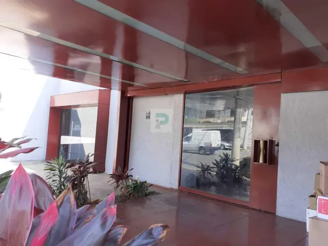 Salão Comercial para Venda em Mogi das Cruzes, Centro, 4 banheiros, 2 vagas