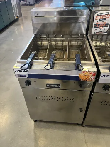 Fritadeira elétrica 3 cestos 44L água e óleo 380v trifásica - pronta entrega