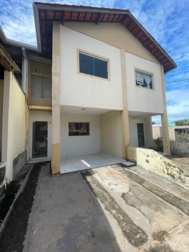 Sobrado para venda possui 88 metros quadrados com 2 quartos em Pascoal Ramos - Cuiabá - MT