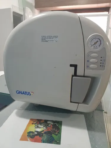 Equipamento odontológico.