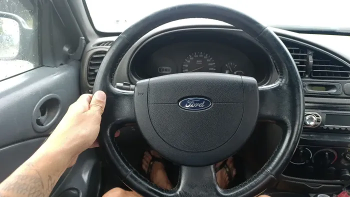 Ford Courier 1.6 L/ 1.6 Flex 2003