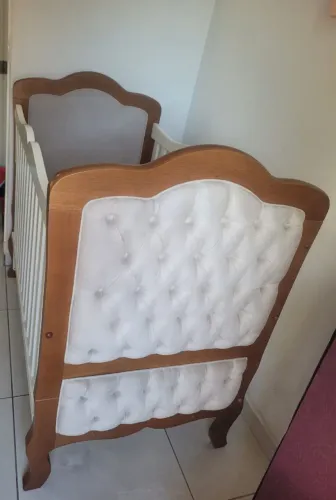 Berço maravilhoso da Alegrini Baby - modelo Imperial Capitonê