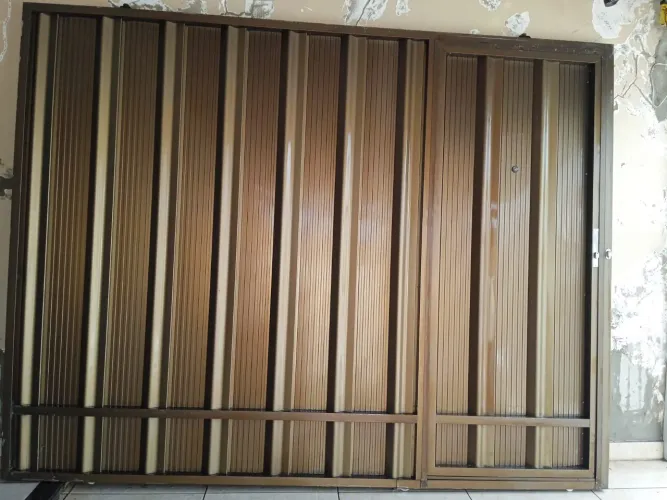 Portao de correr com Portao Social Embutido (2,85m x 2,25m)