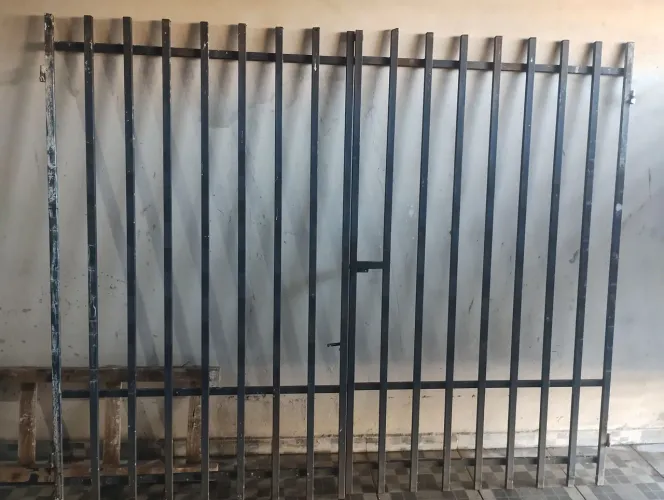Portão de ferro