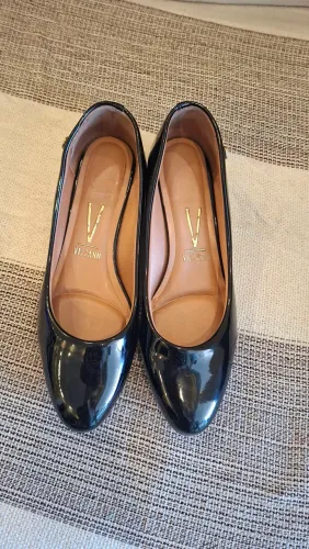 Sapato Preto Verniz Vizzano 36 por 50
