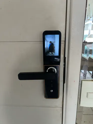 Instalação de fechaduras eletrônica