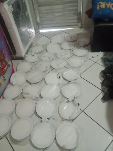 Venda_ se 30 luminárias de embutir branca 18x18 luz bra