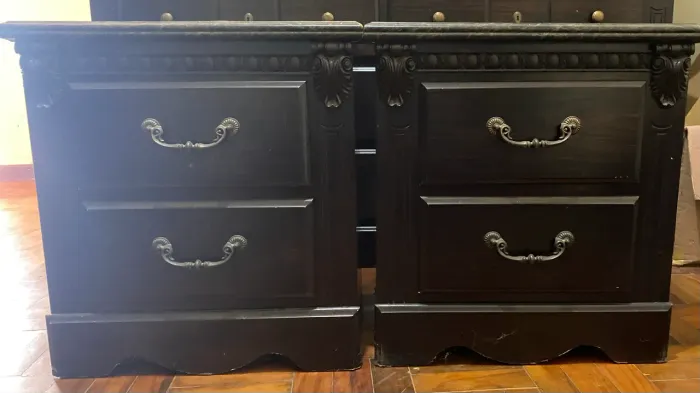 Cama/ criado mudo/ cômoda