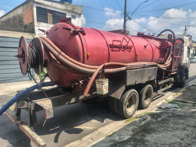 Esgotamento e limpeza de fossa limpa fossa Guarulhos Arujá 