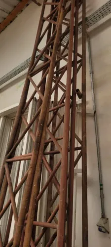 TRELIÇAS METÁLICAS TUBULAR ESTRUTURAIS 12 PEÇAS TOTAL 52 MTS
