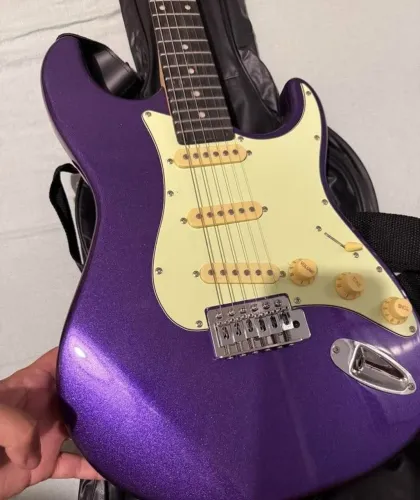 Guitarra Tagima Woodstock TW 500 + Amplificador Sheldon