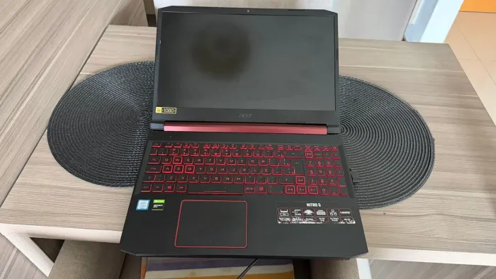 Acer Nitro 5 AN515 -  i5-9300H ? GTX 1650 ? 16GB RAM ? SSD 512GB + 1Tb HDD