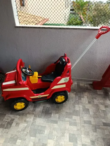 Carrinho de Bombeiro com pedal