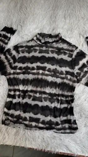 Blusa no tule