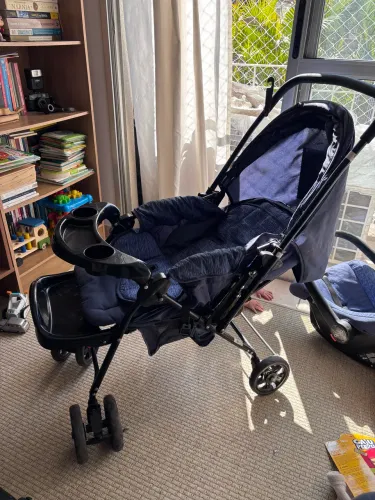 Carrinho de Bebê + Bebê Conforto Cosco