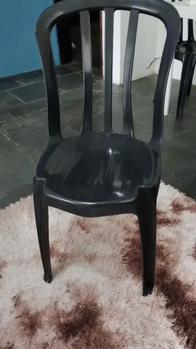 Cadeira preta sem braço