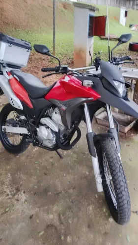Vende-se XRE 300 Ano 2010