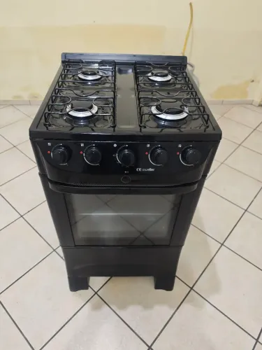 Fogão elétrico Mueller 4 bocas com forno.