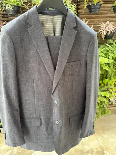 Vende-se Terno Cinza Riscado Completo