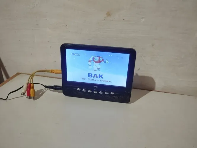 Vende mini TV 5 polegadas funcionando