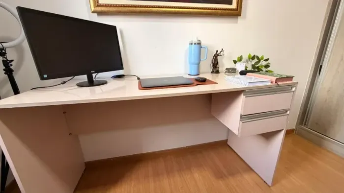 Mesa de estudo e computador 1,20 x 0,60