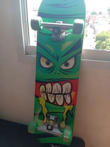 Skate semi profissional usado