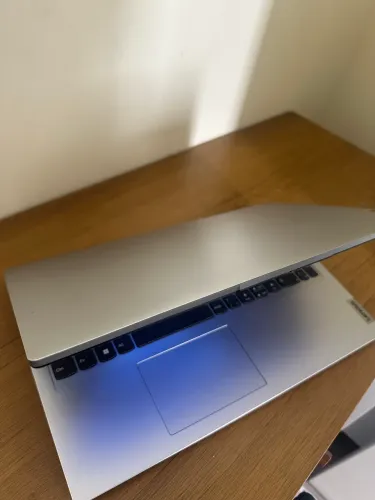 Notebook Lenovo IdeaPad 1 15IAU7 - Intel Core i3 12ª Geração | 256 GB