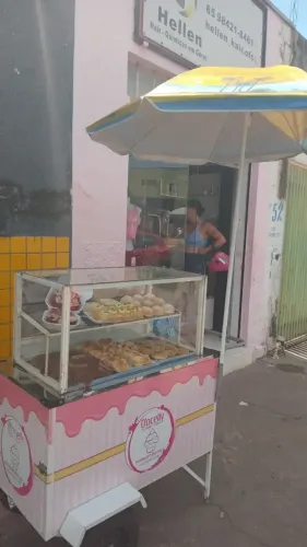 Vendo um carrinho expositor de Doces e Salgados