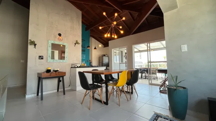 COBERTURA MOBILIADA DE 160 M² NA PRAIA DO ITAGUÁ - UBATUBA/SP