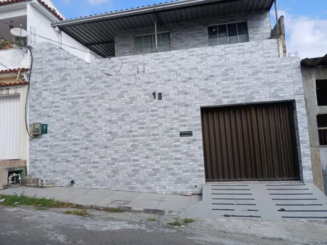 Vendo Casa Próximo ao Metrô da Pavuna, tem escritura.