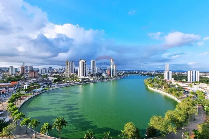Apartamento com 4 suítes á venda no Solar Veronezzi em Campina Grande