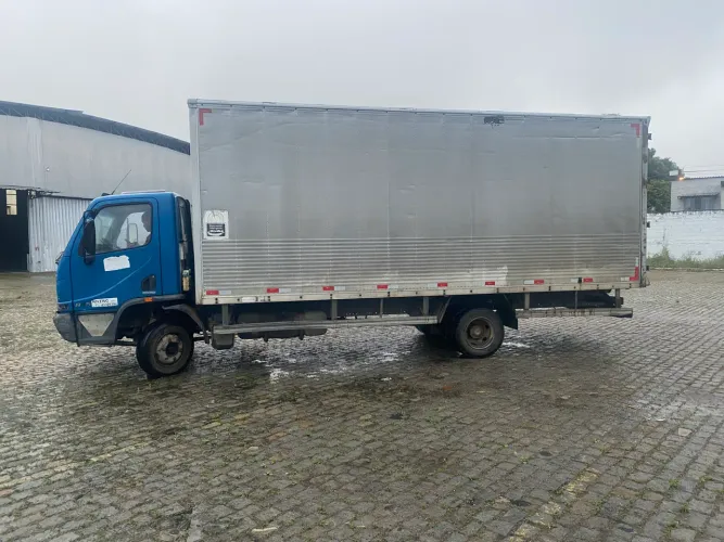 Accelo 815 ano 2012