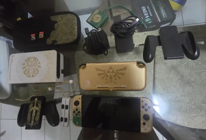 Kit Colecionador - Nintendo Switch Zelda (Oled Tears of The Kingdom + Switch Lite Hyrule)