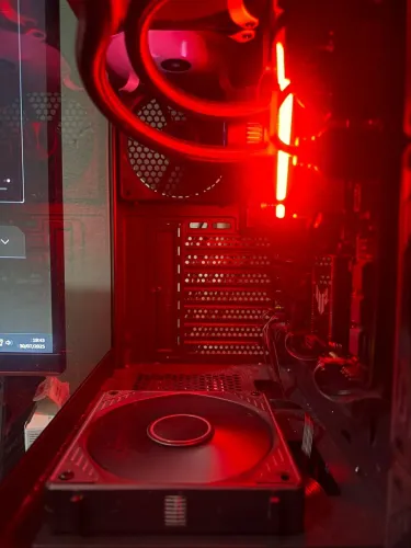 Computador Gamer 7 9700X + RTX5070 TI OC
