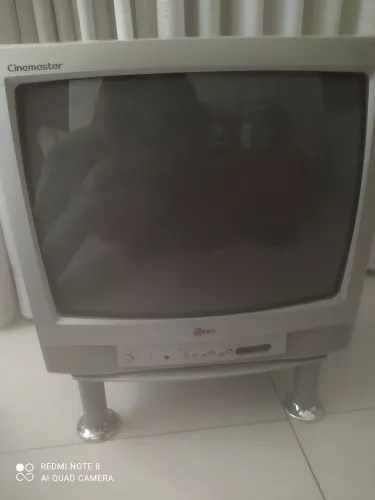 Vende se tv tubo