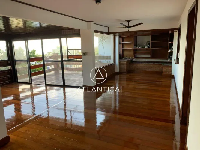 Atlântica Imóveis tem excelente Casa colonial para Venda no Bairro Glória- Macaé/RJ