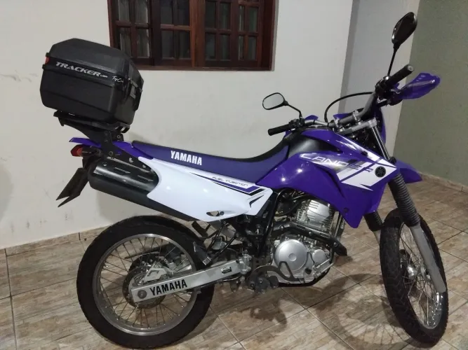 Vende se Lander 2014