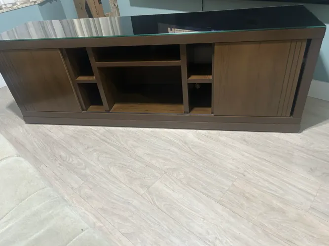 Rack com tampo de Vidro Fumê