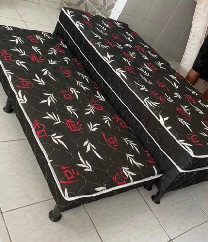 Cama solteiro com auxiliar