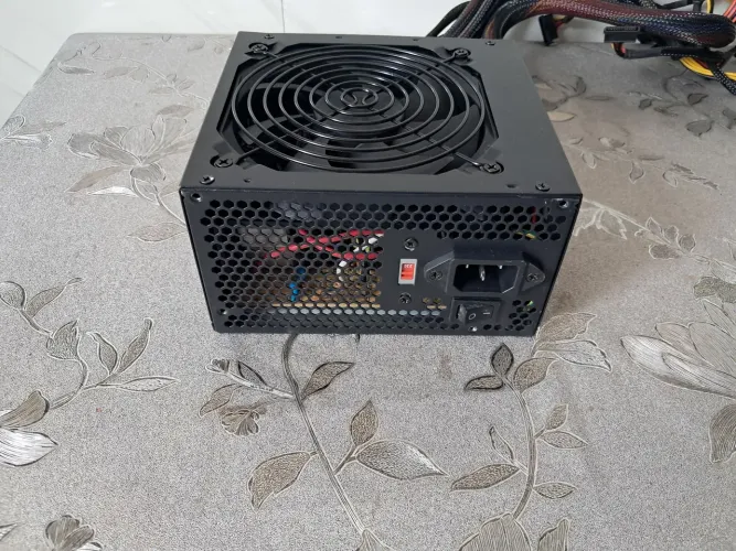 Fonte alimentação WiseCase 750 Watts para aproveitamento de peças