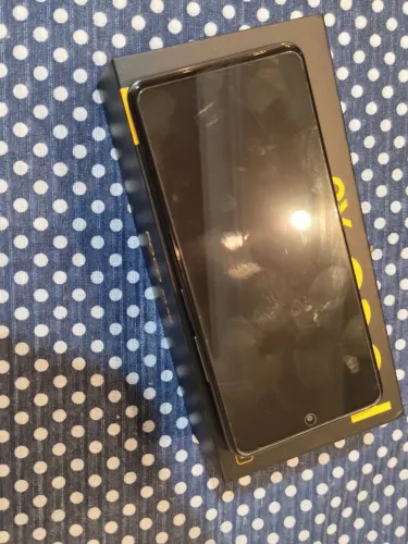 Celular poco F3 1 mês de uso, placa queimada.