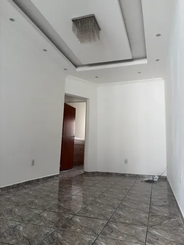 Aluga-se Casa em Bairro