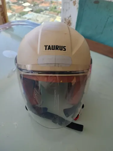 Vendo capacete Taurus
