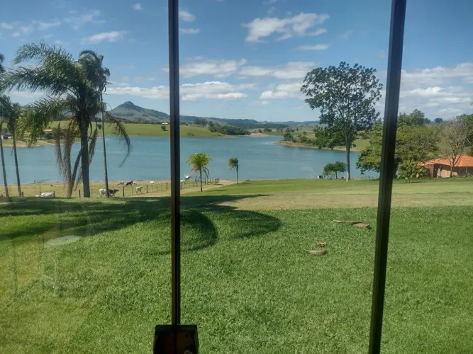 Vende-se chácara com 20.000m2 no Município de Ribeirão Claro PR