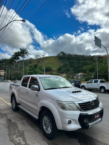 Toyota Hilux CD SRV D4-d 4X4 3.0 TDI Diesel AUT 2014