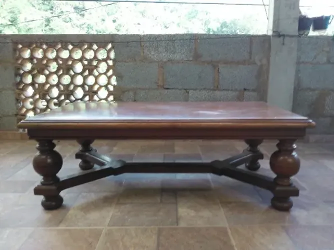 Mesa de centro de madeira maciça