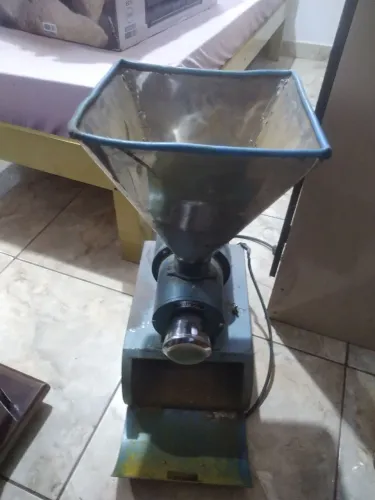 MOEDOR DE GRÃOS E TEMPERO ?