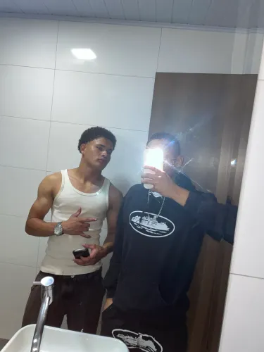 Calça Corteiz e blusa Corteiz