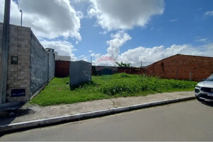 Terreno 10x19, água, energia e asfalto na porta no bairro Porto Grande, documentado